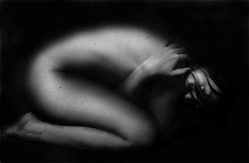 Risultato immagini per donna nuda al buio